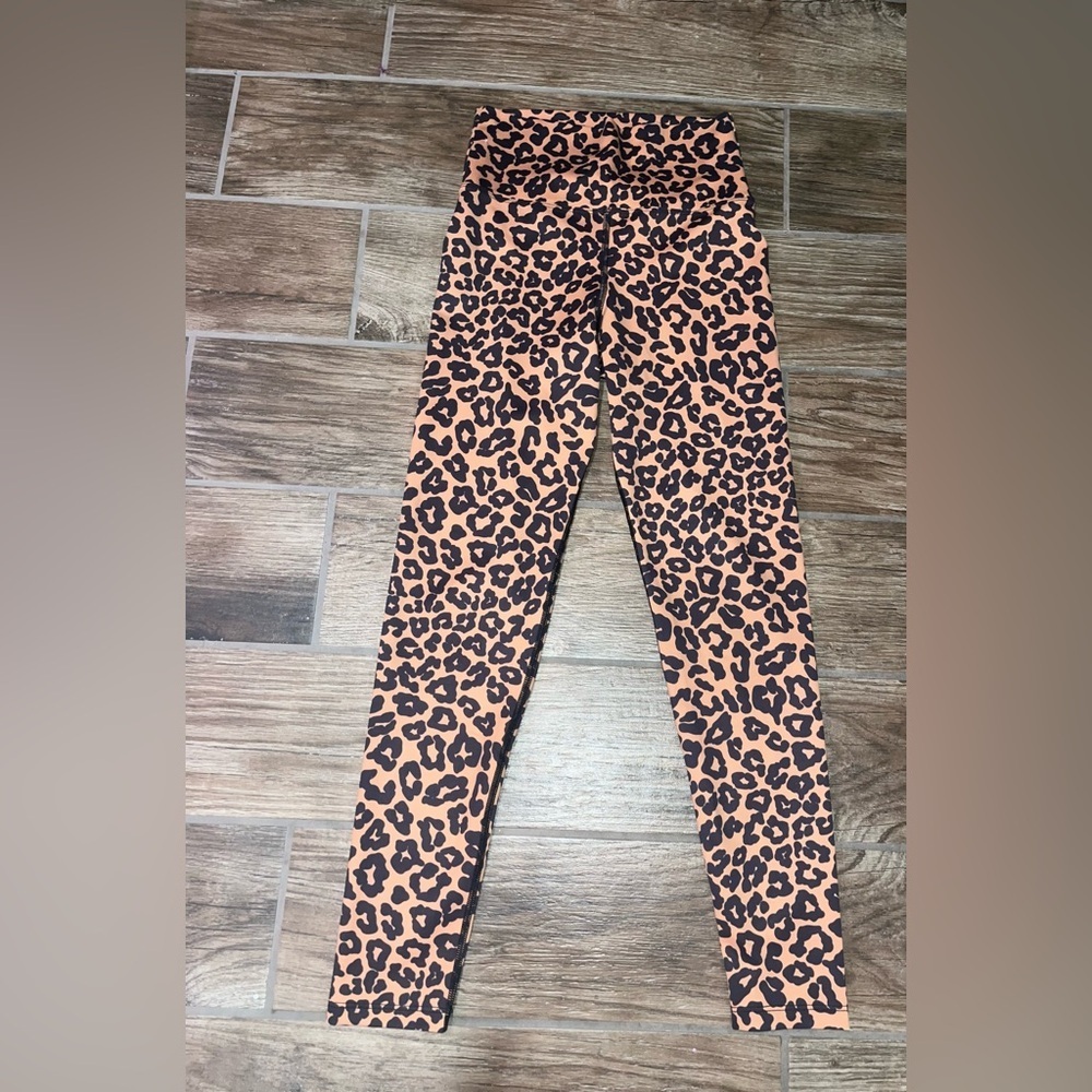 Beach Riot women’s leopard leggings